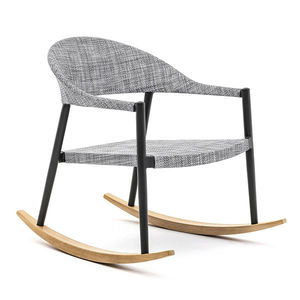 moderner Sessel / Massivholz / aus Iroko / gestrichenes Aluminium