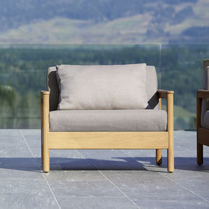 moderner Sessel / Stoff / aus Teakholz / grau