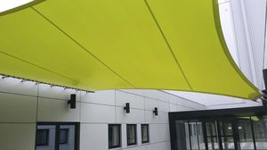 waserundurchlässiges Sonnensegel / Objektmöbel / rechteckig