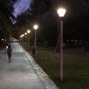 Straßen-Laterne / Garten / modern / Aluminium