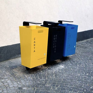 Park-Abfallbehälter / Stahlblech / mit integriertem Aschenbecher / modern