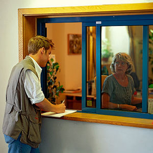Fenster zum Schieben / Aluminium / Doppelverglasung / elektrisch