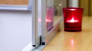 Fenster zum Schieben / Metall / elektrisch