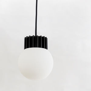 Hängelampe / modern / Metall / Glas