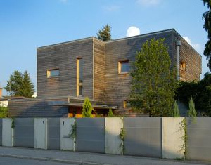Fertigbauhaus / modern / Massivholz / mit 2 Ebenen