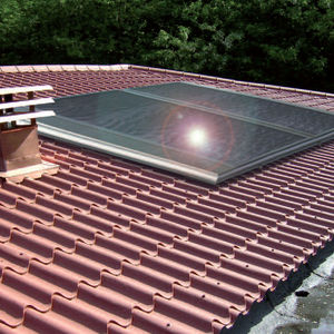 planer Thermischer Sonnenkollektor / zum Erhitzen von Wasser / isolierend / für Dächer