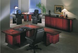 Chefschreibtisch / Holz / modern / klassisch