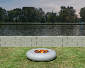 Holzkamin / modern / offene Feuerstelle / freistehend