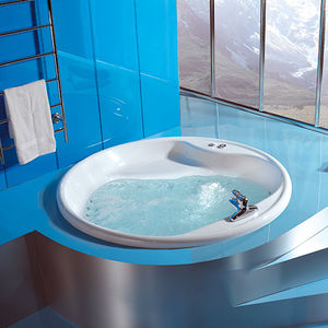runde Badewanne / aus Acryl / Wassermassage