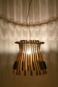 Lüster / originelles Design / Holz / Glühlampen / handgefertigt