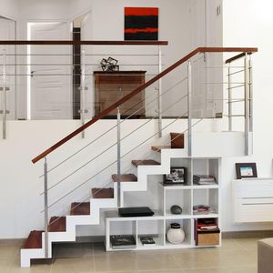 gerade Treppe / Metallstruktur / Holzstufen / ohne Setzstufe