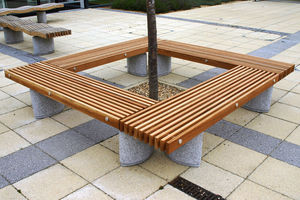 Holz-Baumschutz / mit integrierter öffentlicher Bank
