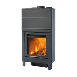 Geschlossene Feuerstelle / Holz / für Ecken / 1 Sichtseite / aus Metall