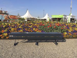 Parkbank / modern / Holz / aus verzinktem Stahl