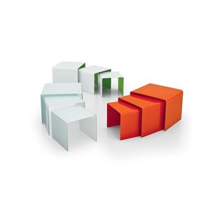moderner Satztisch / lackiertes Holz / aus gekrümmtem Glas / Rauchglas