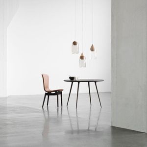 moderner Esstisch / aus Eiche / mit Fußgestell aus Eiche / rund
