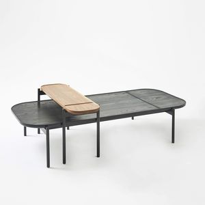 moderner Beistelltisch / aus Eiche / aus Nussbaum / gebeiztes Holz