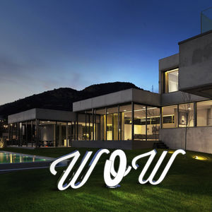 Stehleuchte / originelles Design / Aluminium / aus Acryl
