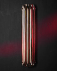 moderne Wandleuchte / Messing / fluoreszierend / handgefertigt