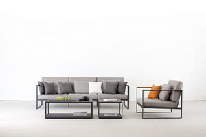 moderner Couchtisch / aus Teakholz / Edelstahl / quadratisch