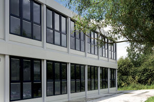 Modulgebäude / Fertigbau / Stahl / für Büro