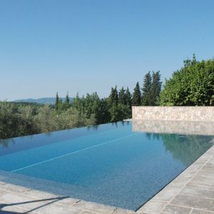 erdverlegtes Schwimmbecken / Glas / für Außenbereich