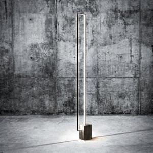 Lampe mit Fußgestell / originelles Design / Metall / für Innenbereich