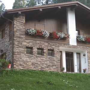 Betonverblender / Außen / Innenbereich / strukturiert