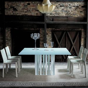 moderne Tisch / aus Marmor / aus Kristall / quadratisch