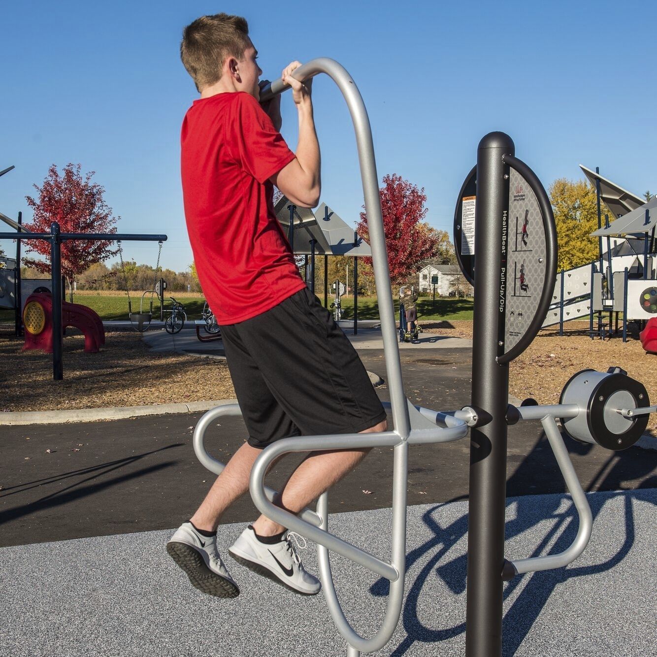 StahlKlimmzugstange HealthBeat® Design 4243 LANDSCAPE STRUCTURES für den Außenbereich