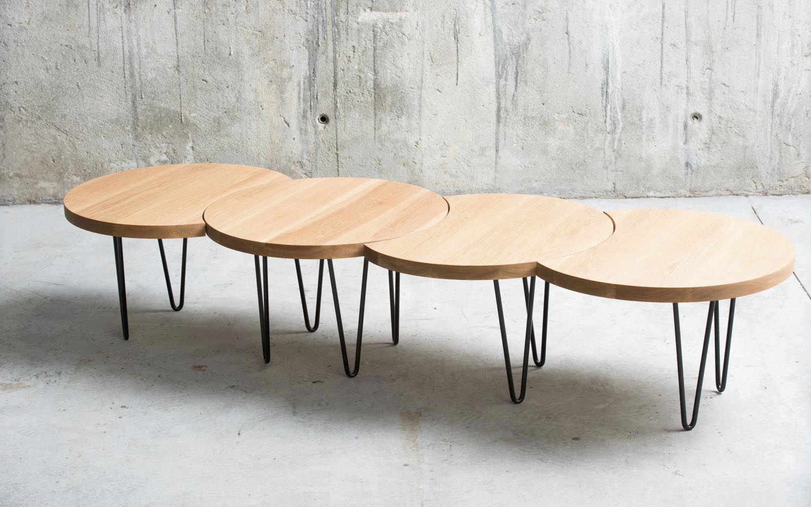 Moderner Couchtisch - ORUGA - qowood - Metall / aus Eiche / aus Buche