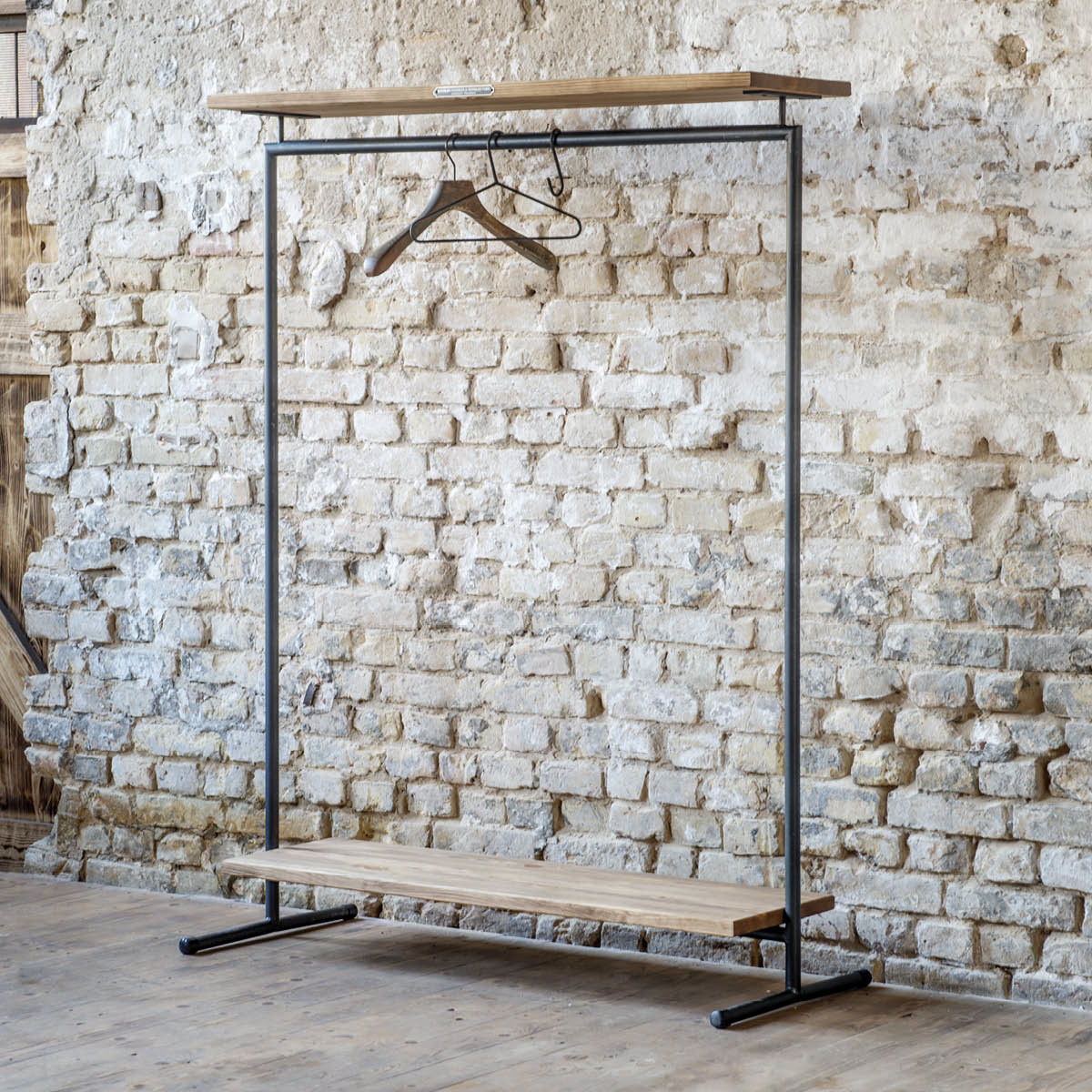 Industriestil-Kleiderständer - 2 - NOODLES NOODLES & NOODLES CORP