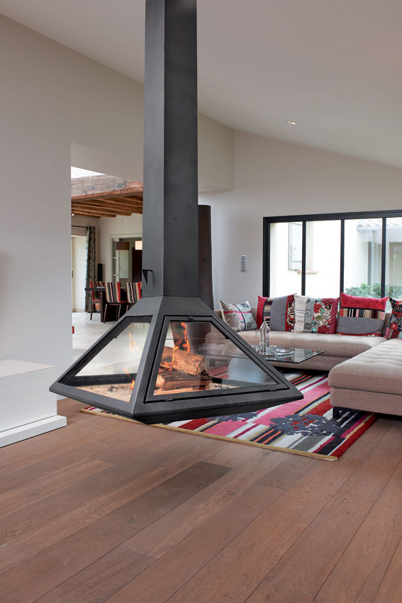 Holzkamin - JAVEA - Vyrosa - modern / geschlossene Feuerstelle / Zentral
