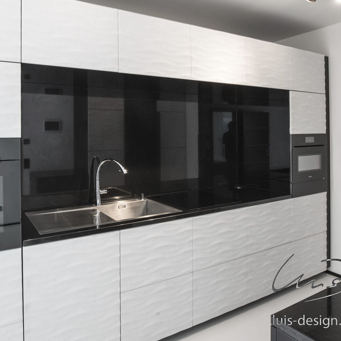 Moderne Küche - Luis Design - Holz / Marmor / ohne Griff