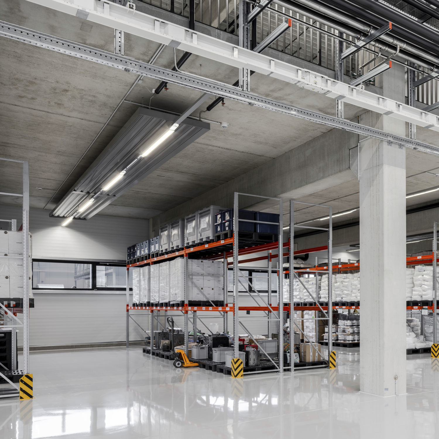 Schneider Electric GESPEND618 Hängeleuchte – 18 W, Mit Flex, Zeitloses Vierkant-Design – Für Wohn- & Gewerberäume