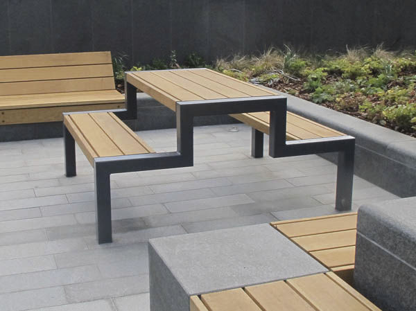 Moderner Picknicktisch - THETFORD - Furnitubes - aus Iroko / verzinkter