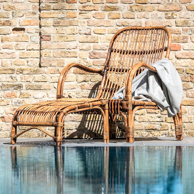 Moderner Sessel RATTAN LOUNGE CHAIR AND FOOTREST Defleure Home