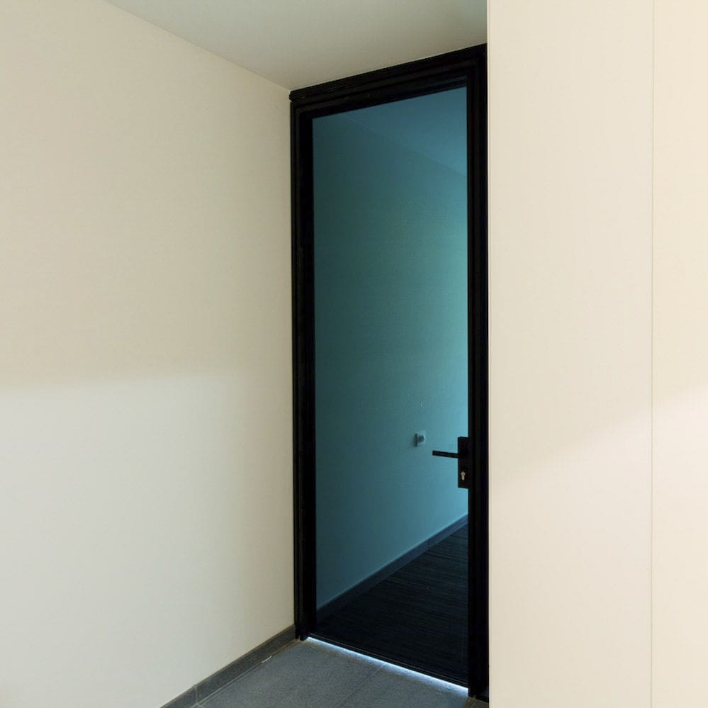 Tür für Innenbereich - MINIMALIST - AVC - Aluminium / mit seitlicher