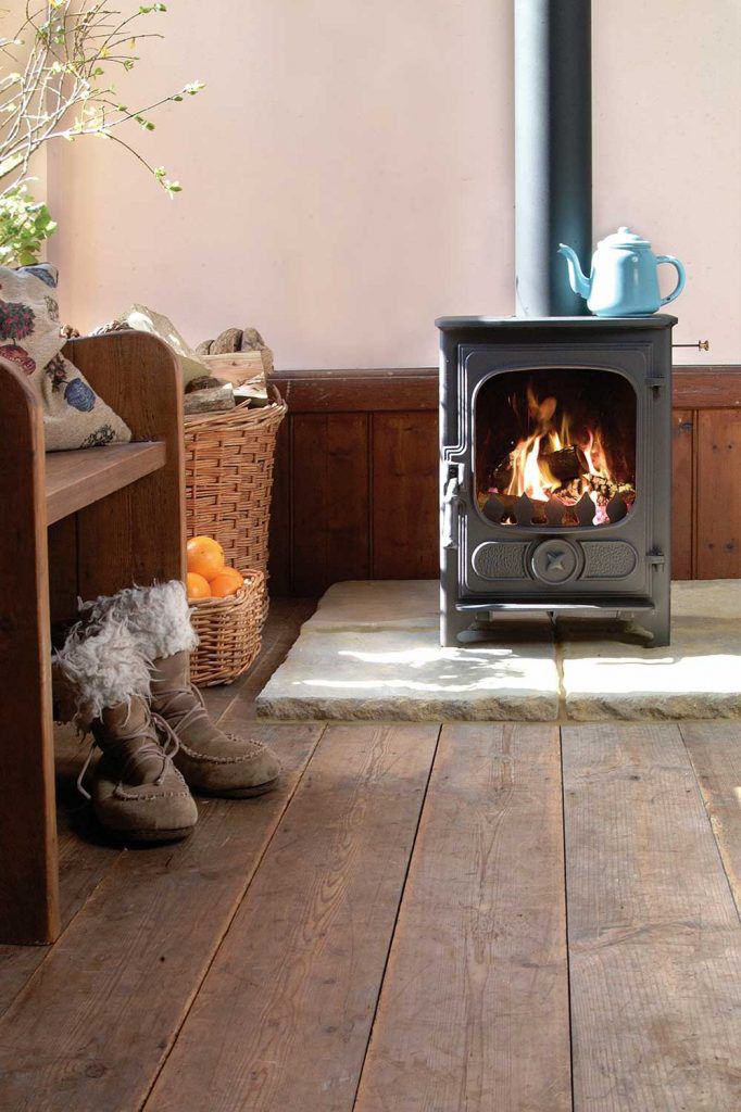Wasserführender Kaminofen / Holz - COUNTRY 4 - CHARNWOOD - 5 kW...10 kW /  bodenstehend / modern