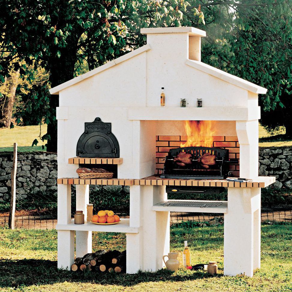 HolzGartengrill MEDOC Cheminées de Chazelles festinstalliert