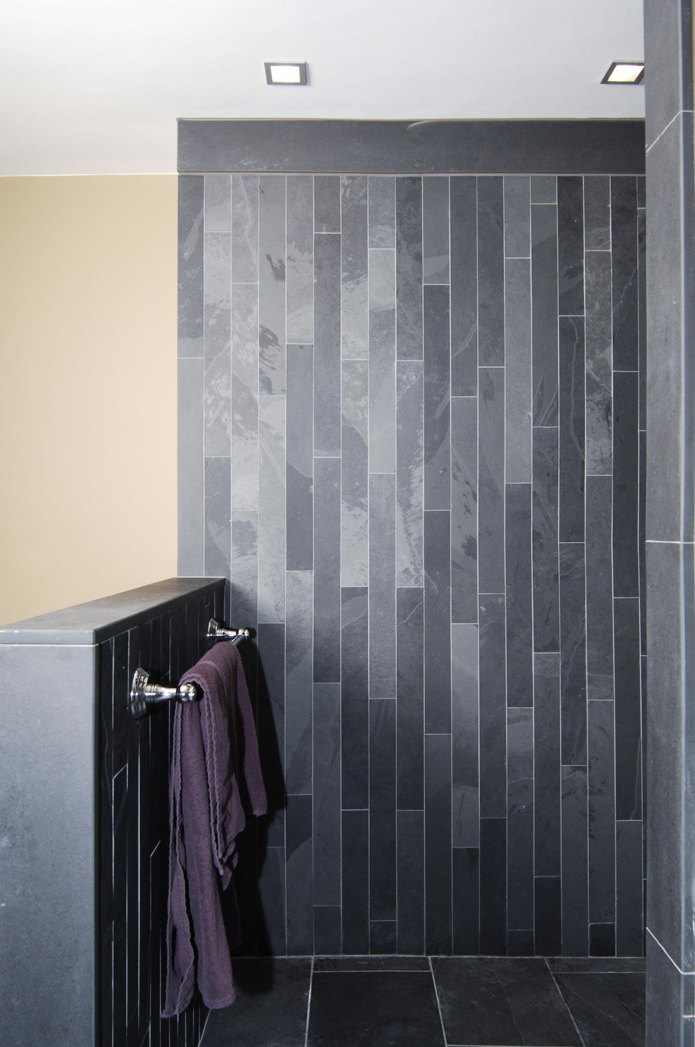 Festinstallierte Duschwand - Granit Black Slate - OCCITANIE PIERRES