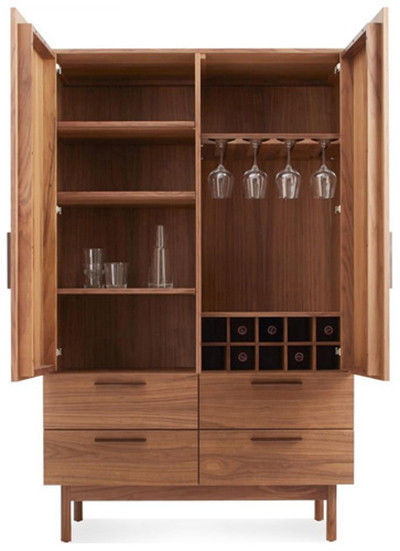 Moderner Barschrank - SHALE - BLU DOT - aus Nussbaum / aus Esche