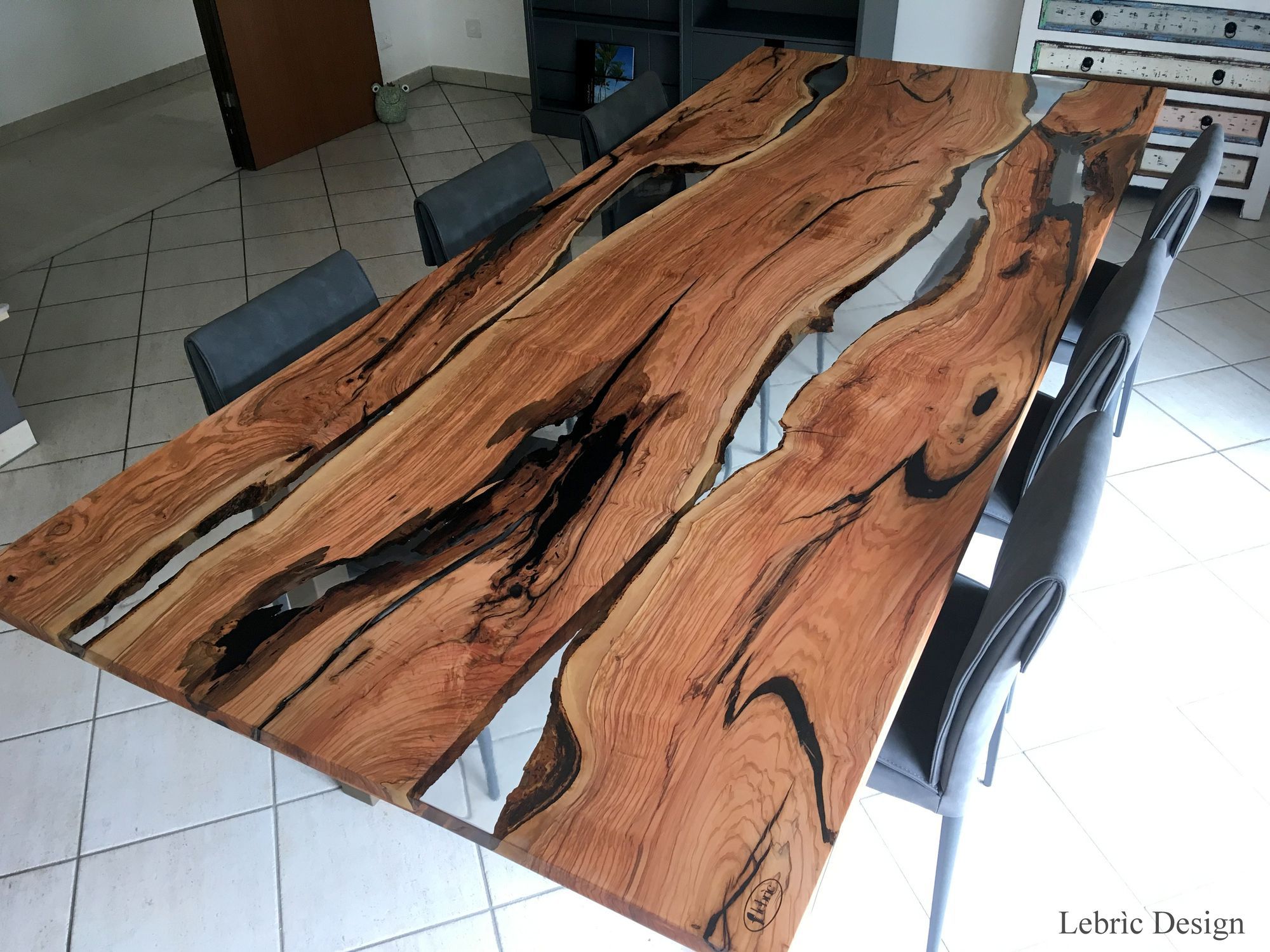 Moderner Esstisch / Holz / aus Harz / mit Fußgestell aus Holz - SAHARA