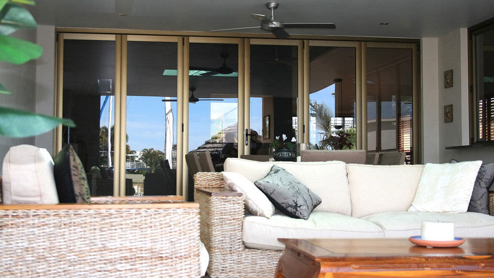 Schiebe-Stapel-Glaswand - GENESIS - Capral Aluminium - faltbar