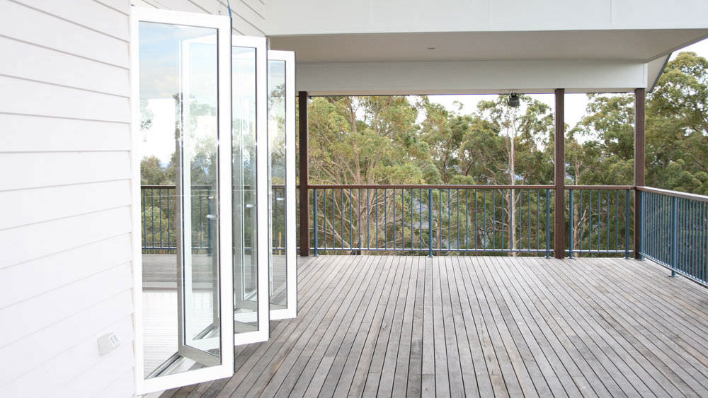 Schiebe-Stapel-Glaswand - GENESIS - Capral Aluminium - faltbar