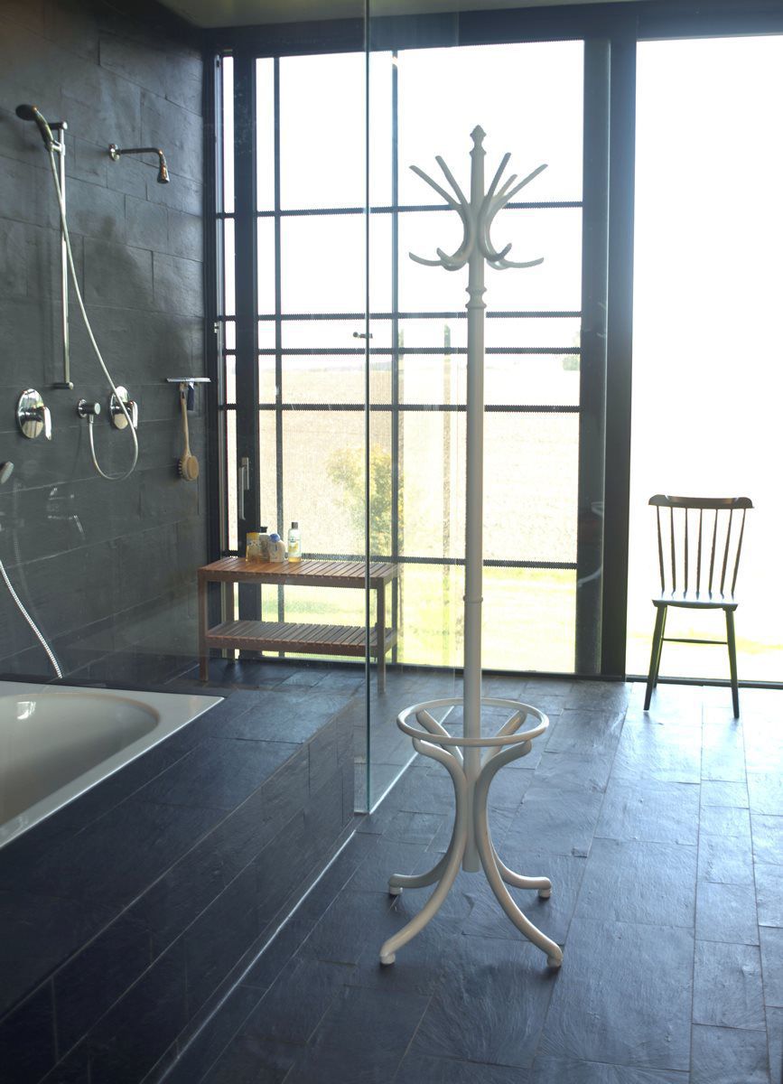 Bodenstehender Garderobenständer - STAND - TON a.s. - klassisch / aus Buche