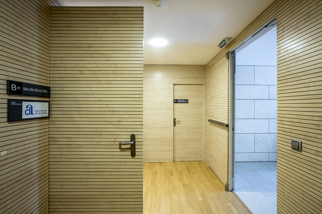 Abgehängte Decke / Holz - STANDARD 32 - Ideatec - in Plattenform