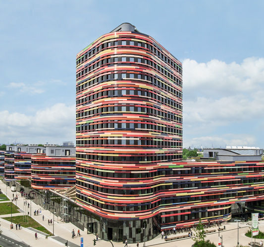 Hinterlüftete Fassade / Glas BSU STATE MINISTRY Josef Gartner Metall