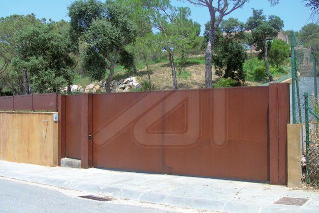 Schiebetor - Angel Mir – Portes Bisbal - Stahl / Platten / für