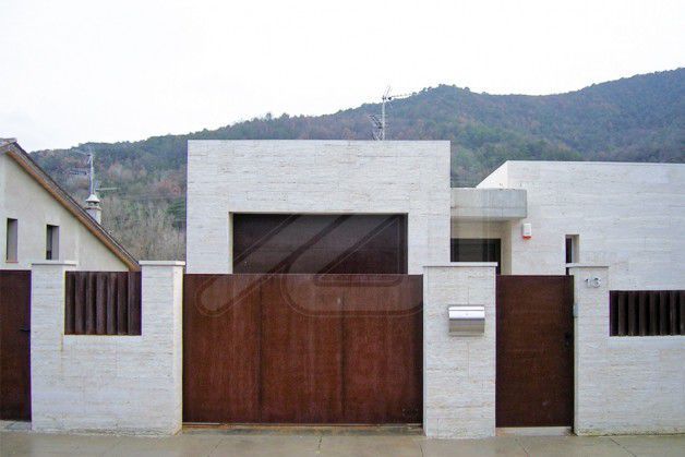 Schiebetor - Angel Mir – Portes Bisbal - Stahl / Platten / für